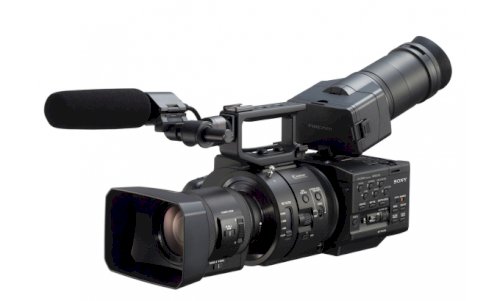 NEX-FS700R Super 35 Camcorder with 18-200mm f/3.5-6.3 PZ OSS Lens